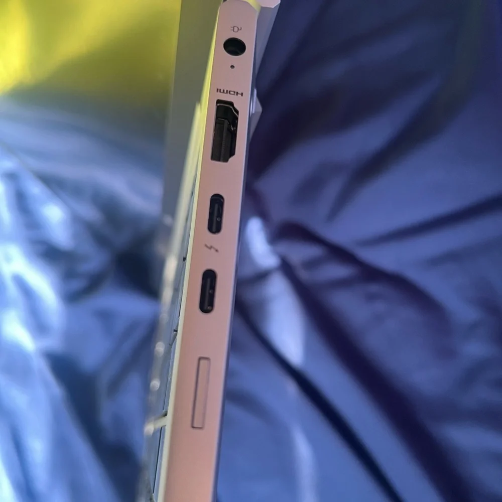 HP élite book G8 840 w/ wolf pro security